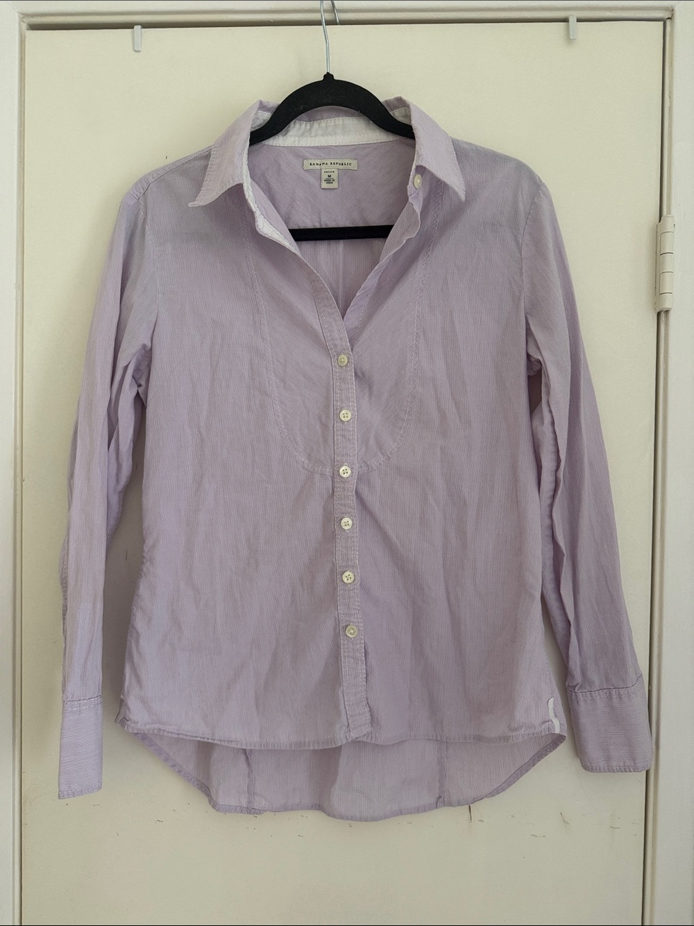 Banana Republic Light Lavender Women’s Button-Down Shirt size M